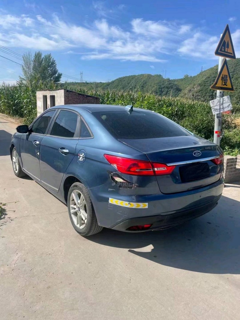 邯郸20年福特福睿斯7