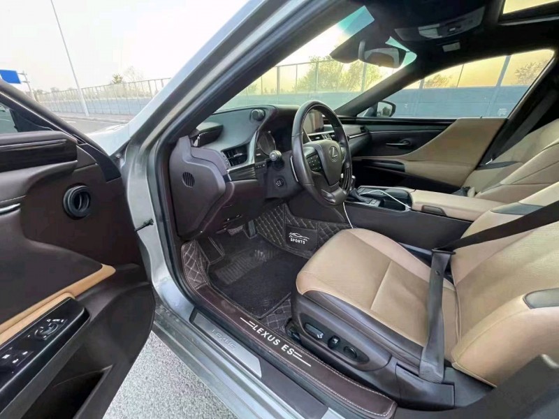 邯郸20年雷克萨斯ES8