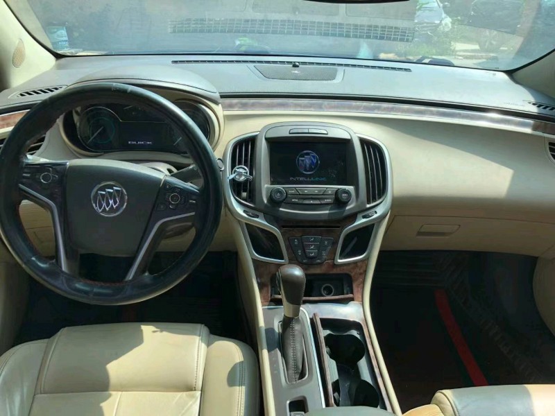 东营15年别克君越8