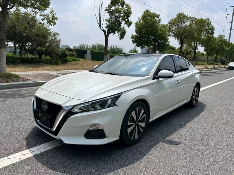 盐城20年日产天籁2