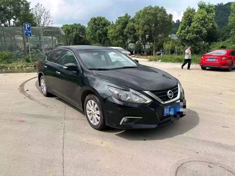 臺州17年日產天籟2