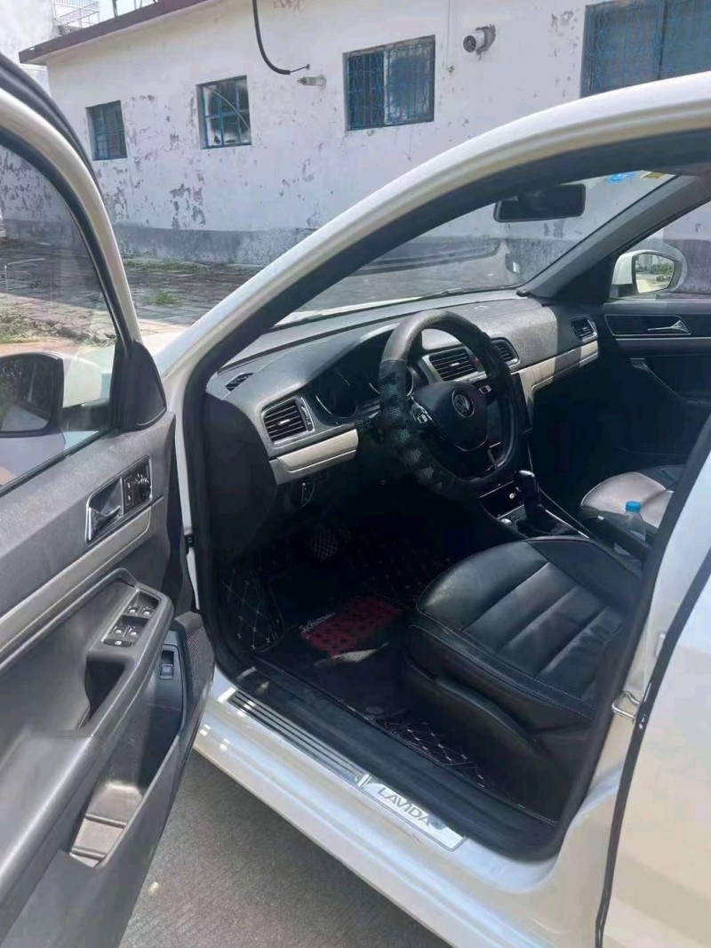 济南17年大众朗逸5