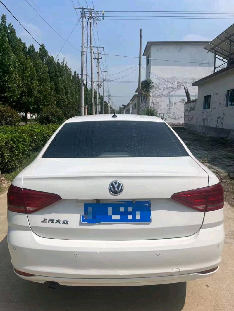 济南17年大众朗逸9