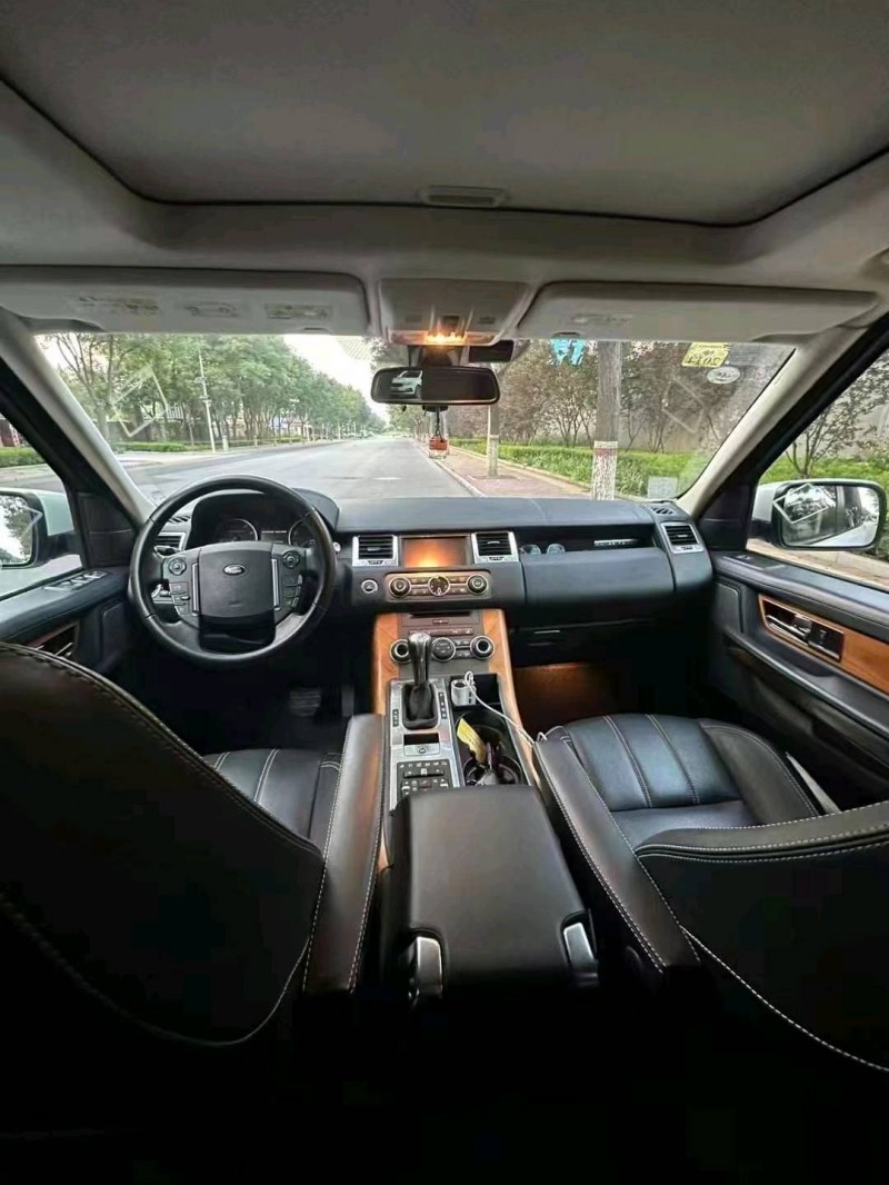 东营12年路虎揽胜运动8