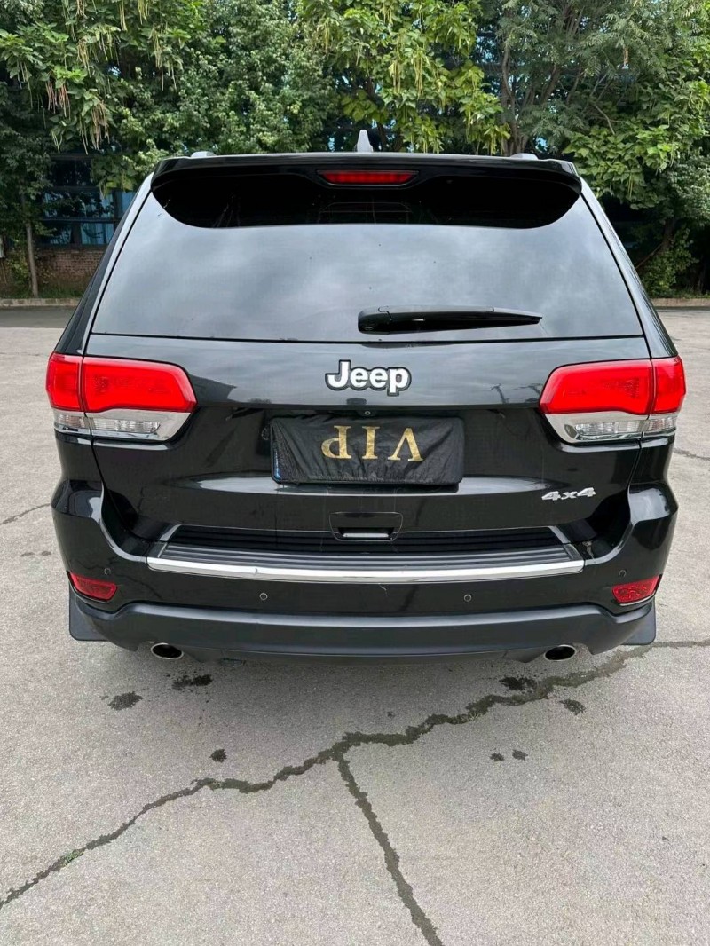 沈阳15年Jeep大切诺基7