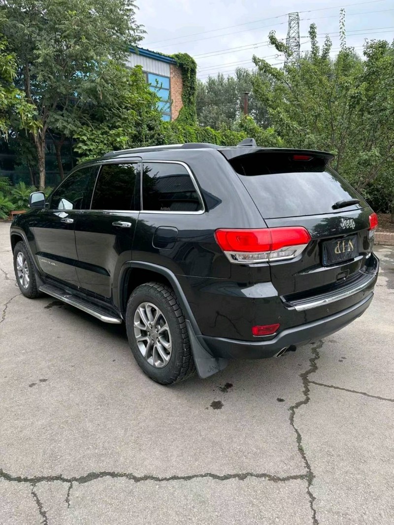 沈阳15年Jeep大切诺基9