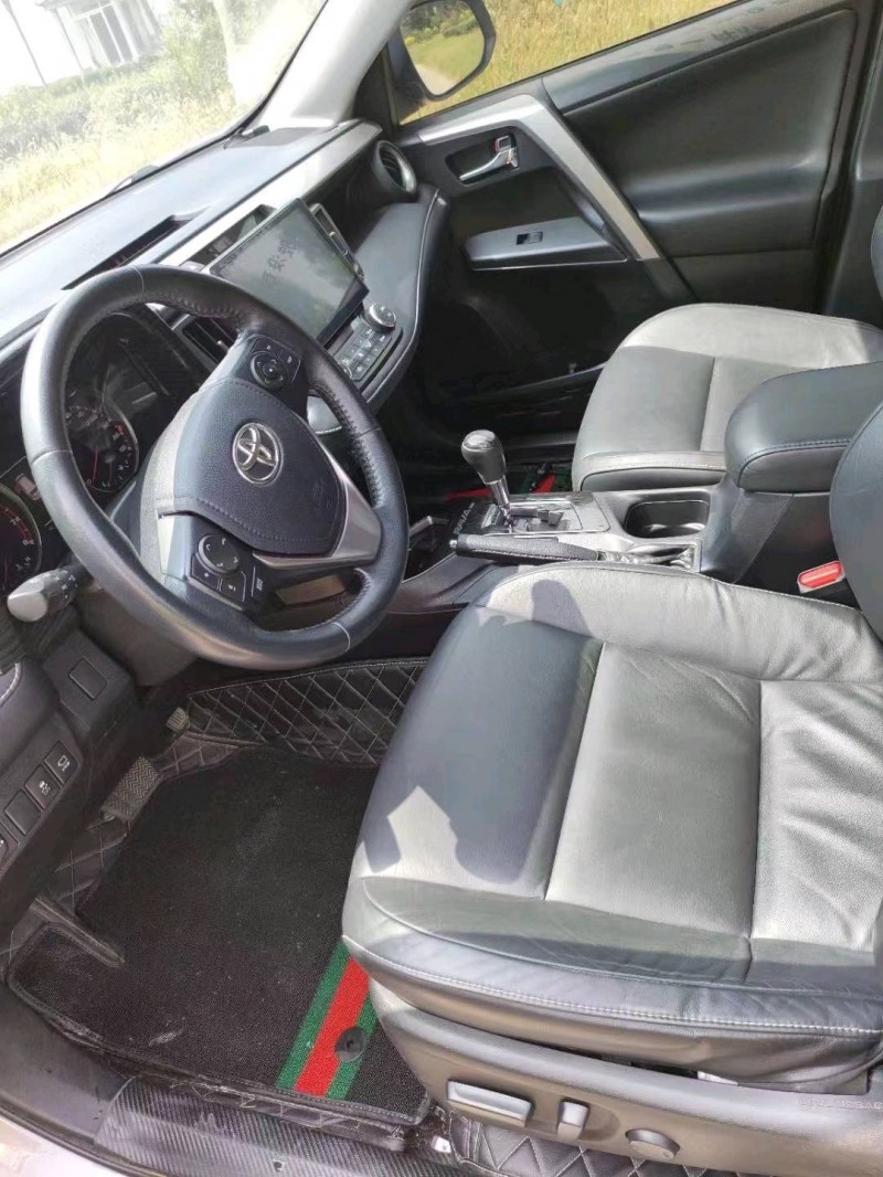 东营18年丰田RAV4荣放4