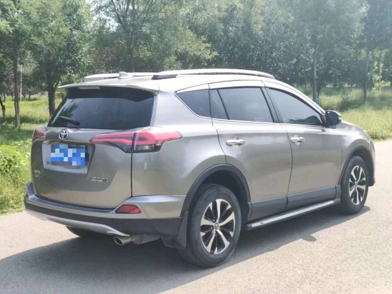 东营18年丰田RAV4荣放5