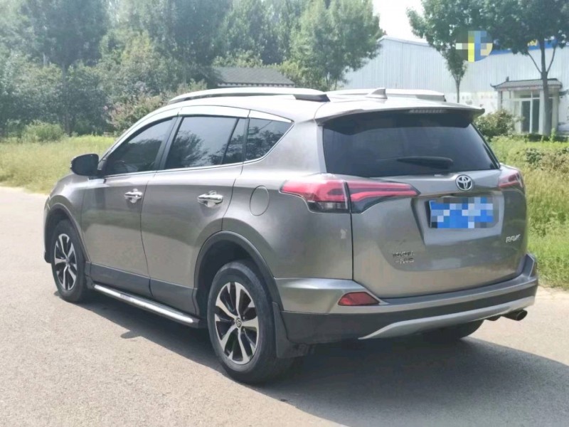 东营18年丰田RAV4荣放6