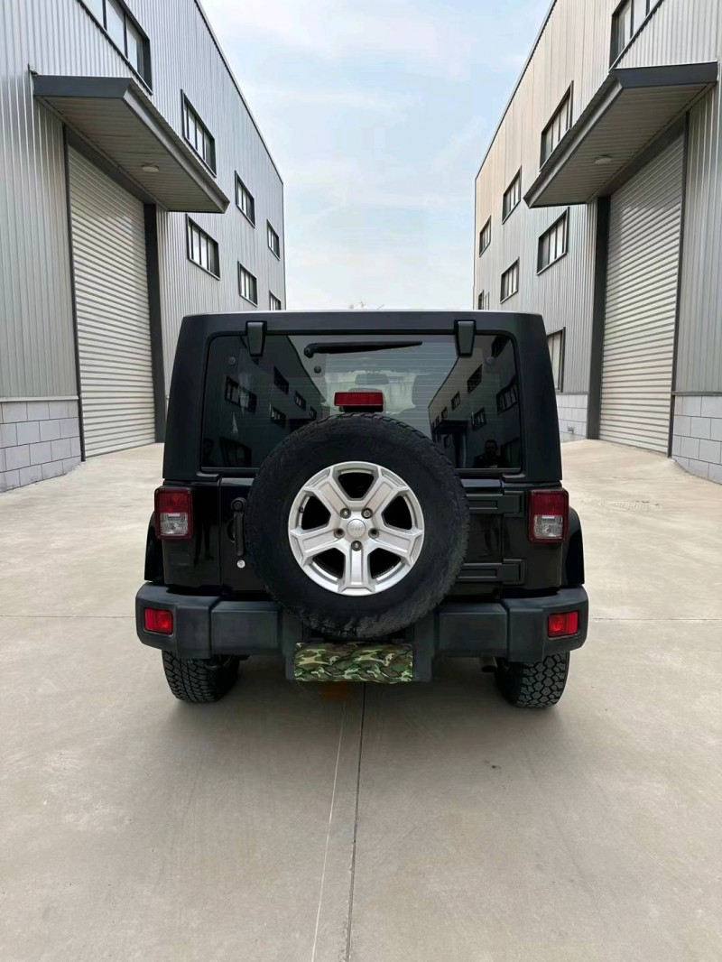 宿迁16年Jeep牧马人9