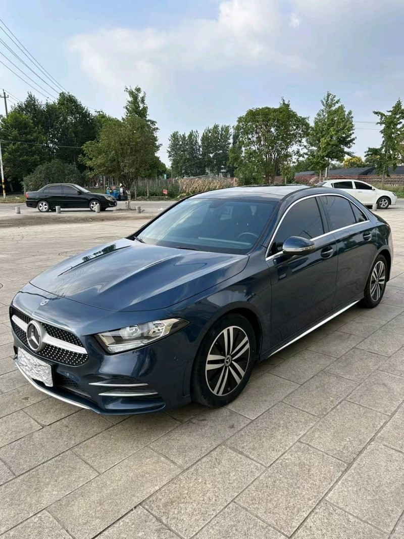 宜昌19年奔馳A2