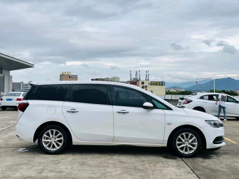 东莞19年别克GL67