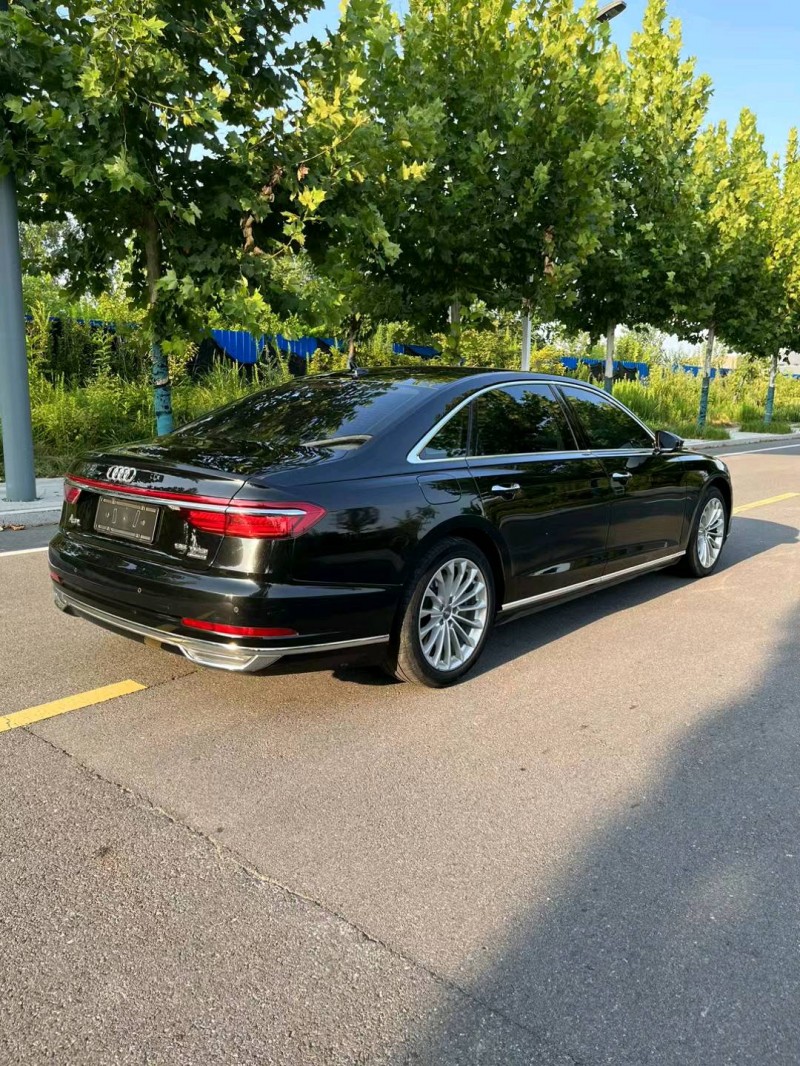 徐州18年奥迪A8L8