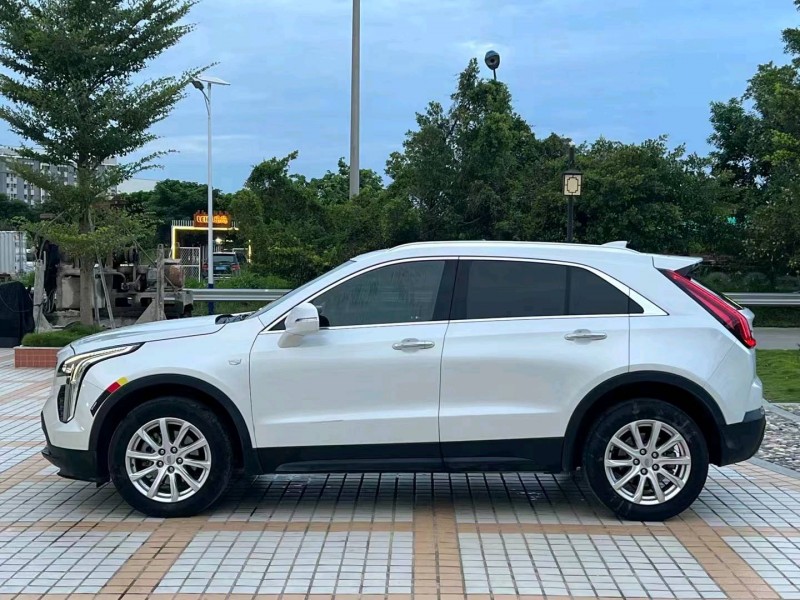 珠海20年凯迪拉克XT43