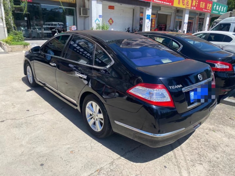 連云港11年日產天籟4