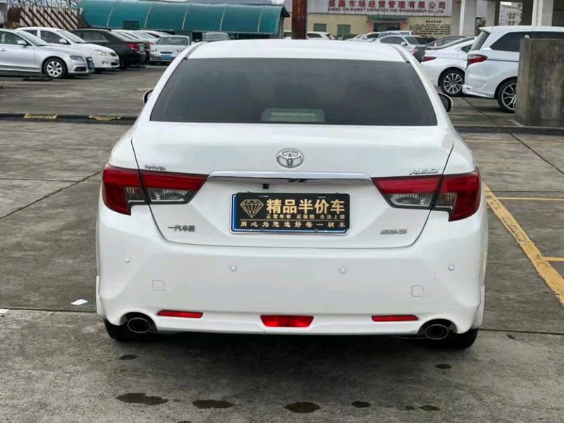 东莞14年丰田锐志9