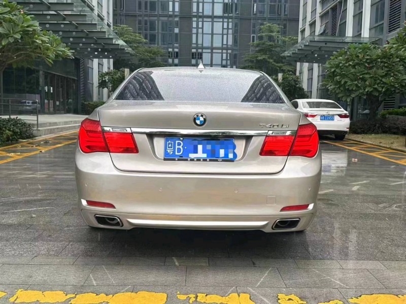 广州10年宝马7系9