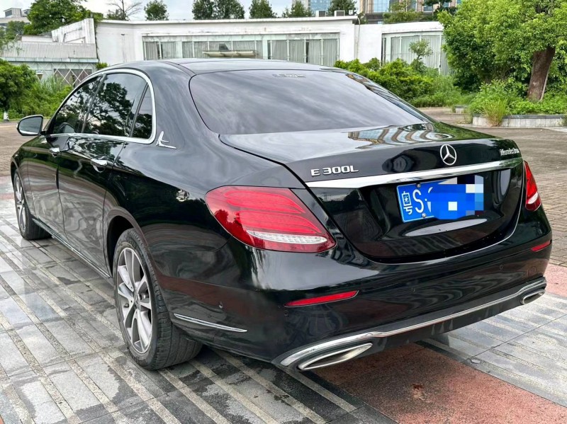 广州19年奔驰E9
