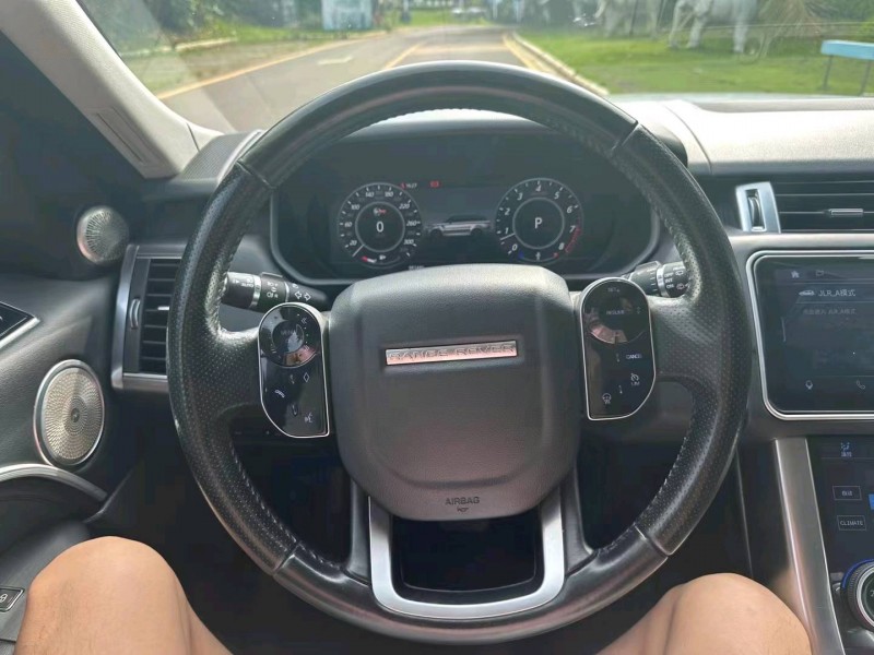 广州16年路虎揽胜运动3