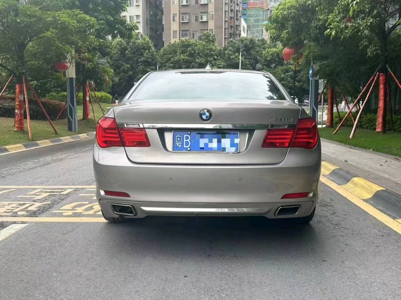 广州12年宝马7系9