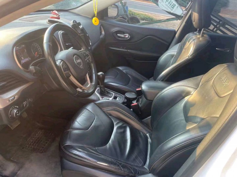 衡阳14年Jeep自由光6