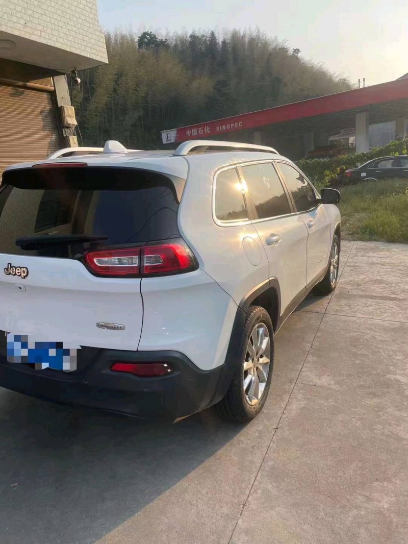 衡阳14年Jeep自由光7