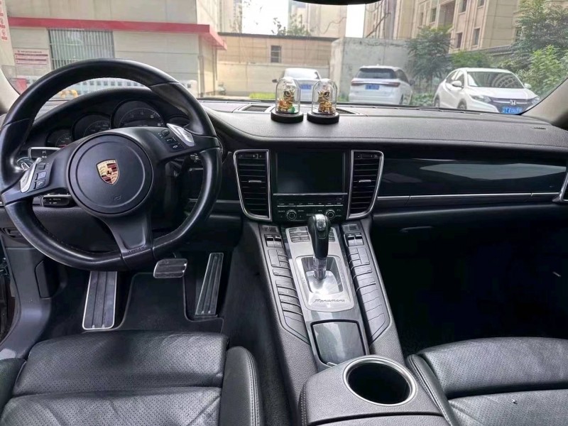 邯郸14年保时捷帕拉梅拉3