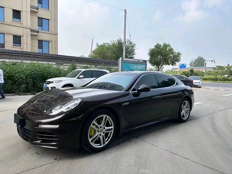 邯郸14年保时捷帕拉梅拉6
