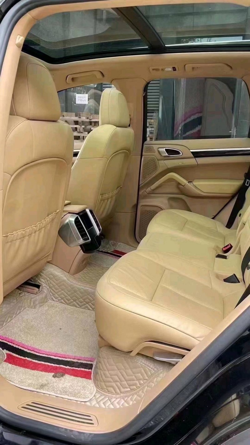 成都15年保时捷卡宴9