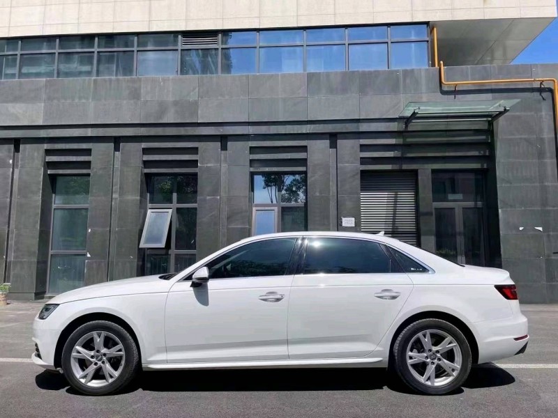 成都18年奥迪A4L3