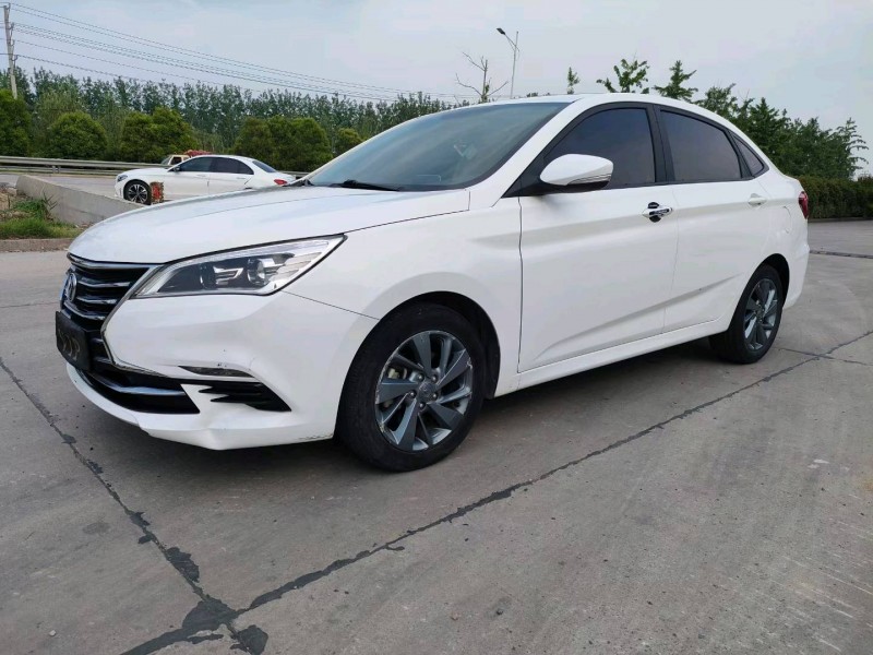 徐州18年长安汽车逸动3