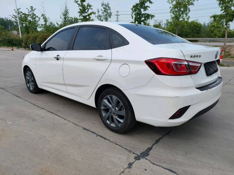 徐州18年长安汽车逸动4
