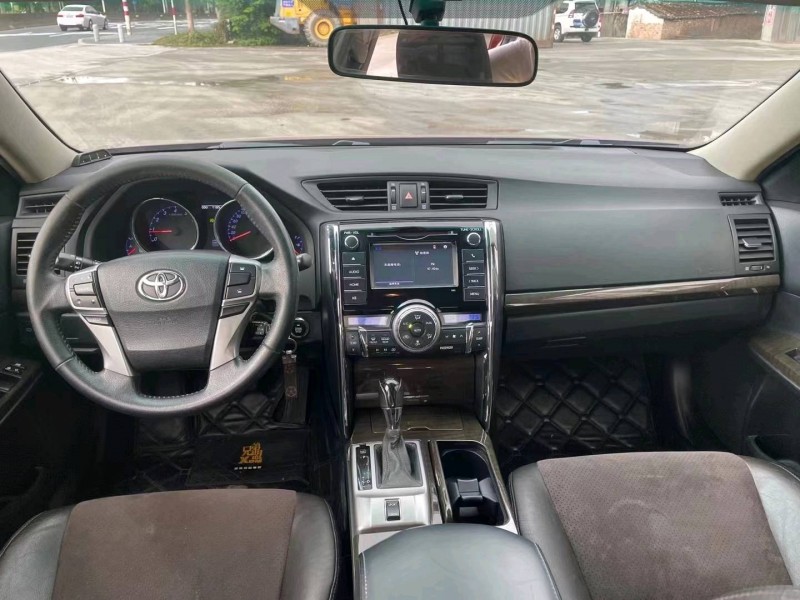 邯郸14年丰田锐志8