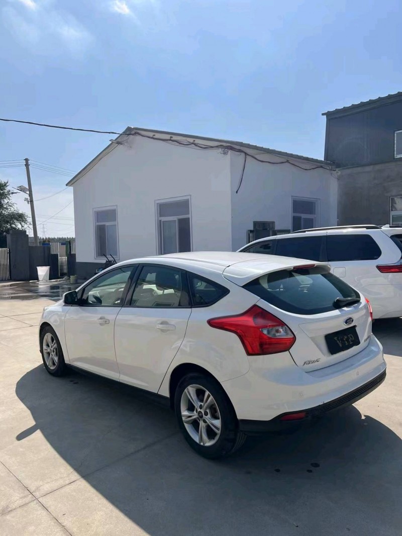 沈阳14年福特福克斯4