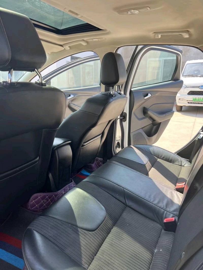 沈阳14年福特福克斯8