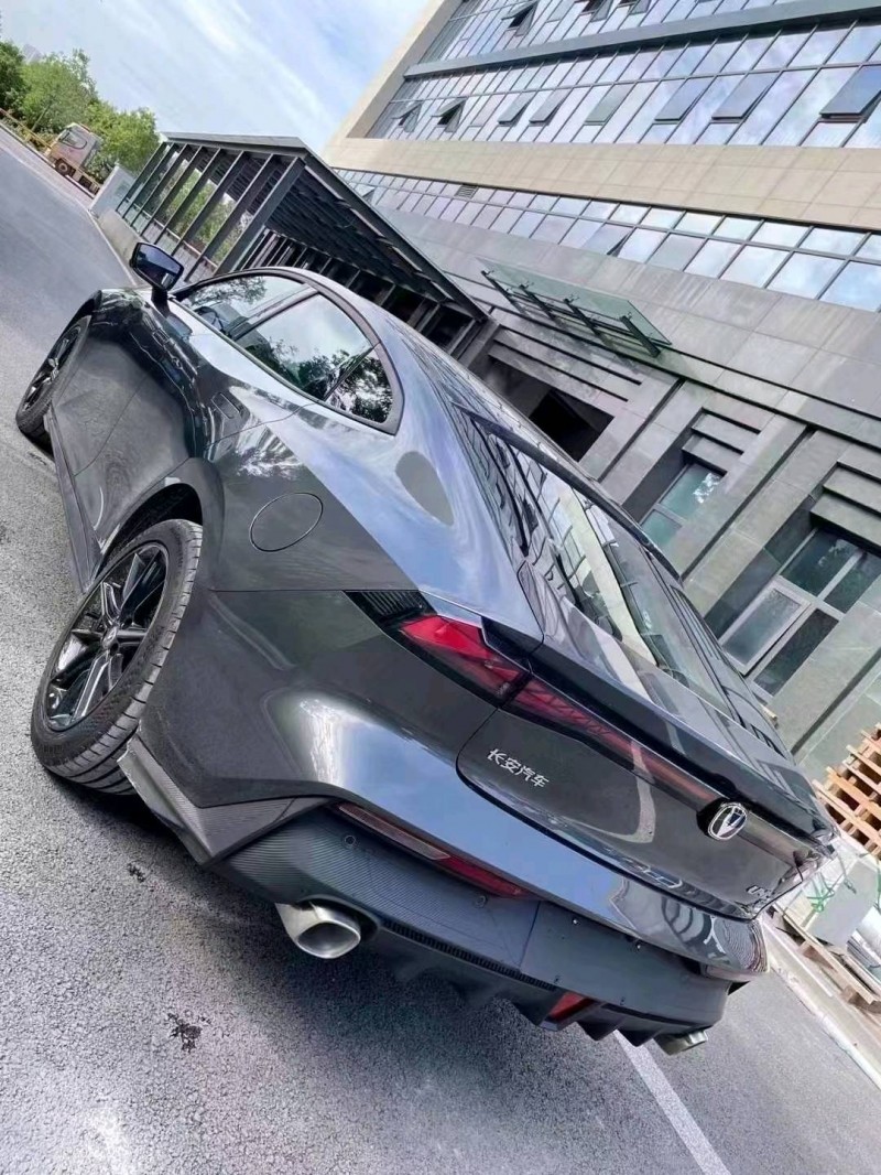 成都23年长安汽车UNI-V6