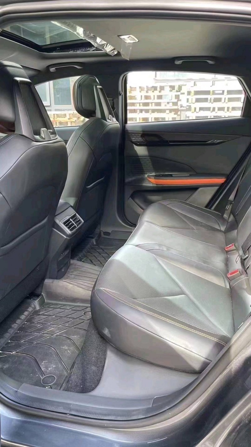 成都23年长安汽车UNI-V7