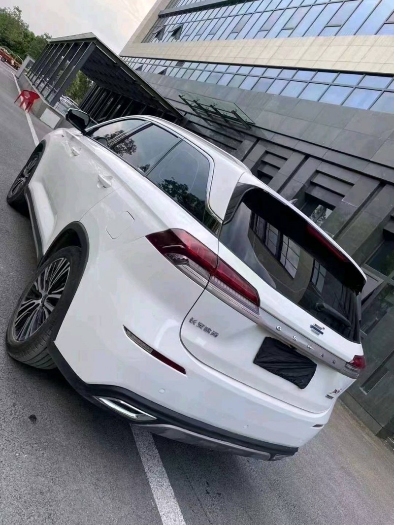 成都20年长安汽车欧尚6