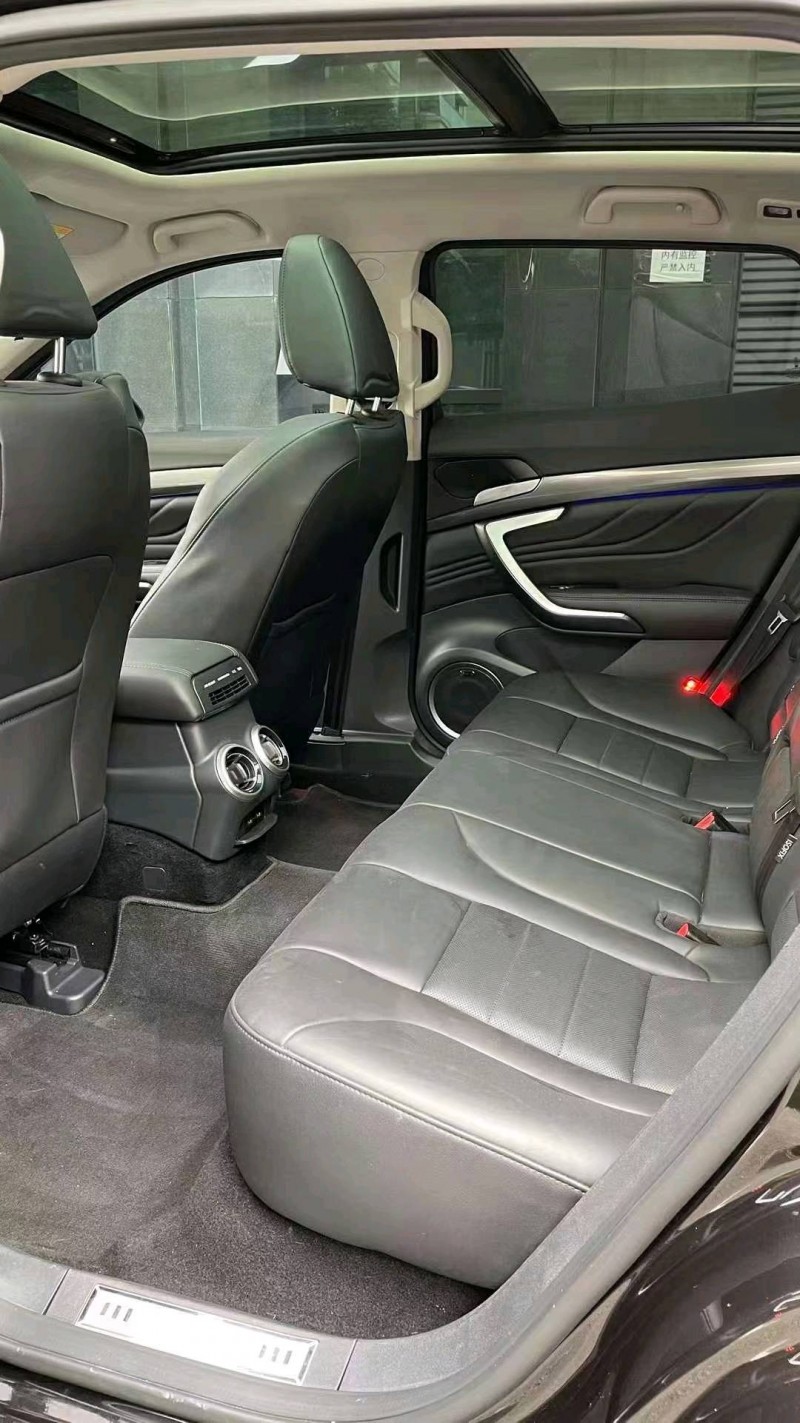 成都17年长城汽车WEY VV77