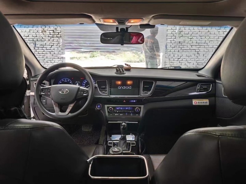 廊坊16年现代名图8