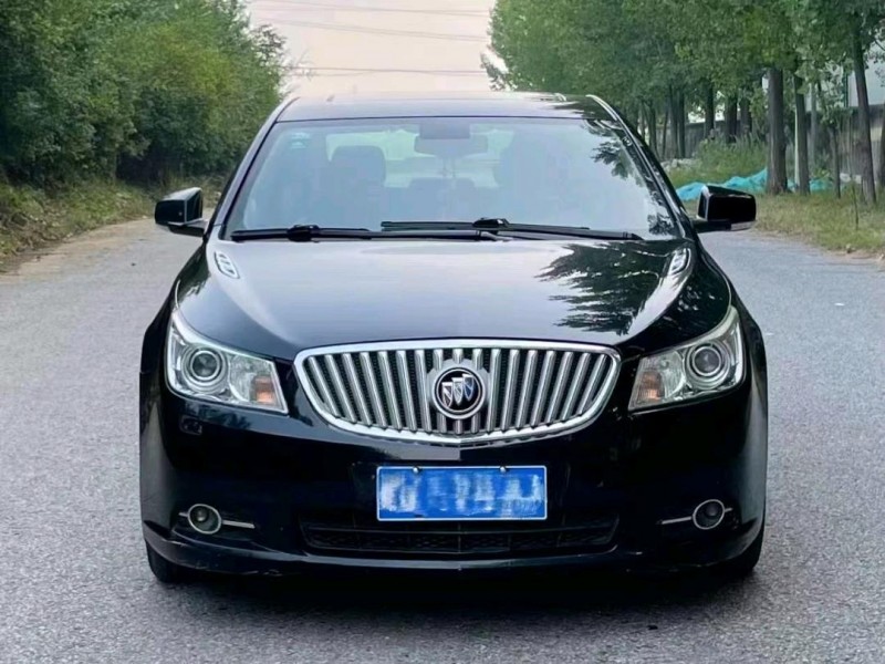 青岛12年别克君越1