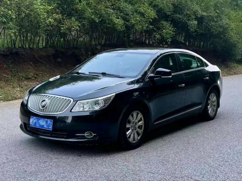 青岛12年别克君越3