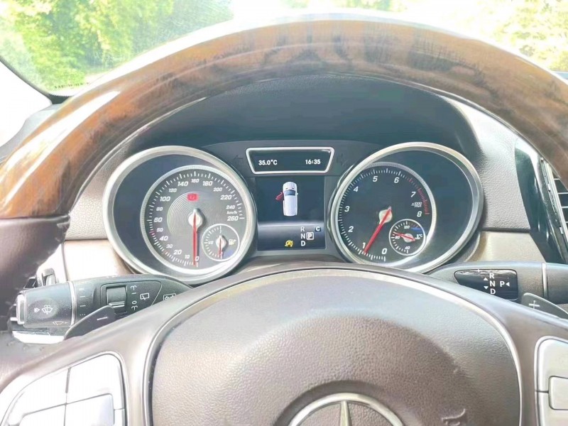 济宁16年奔驰GLE5