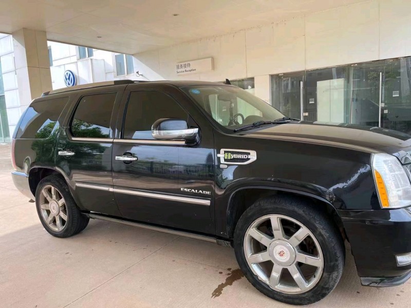 九江13年凱迪拉克凱雷德2