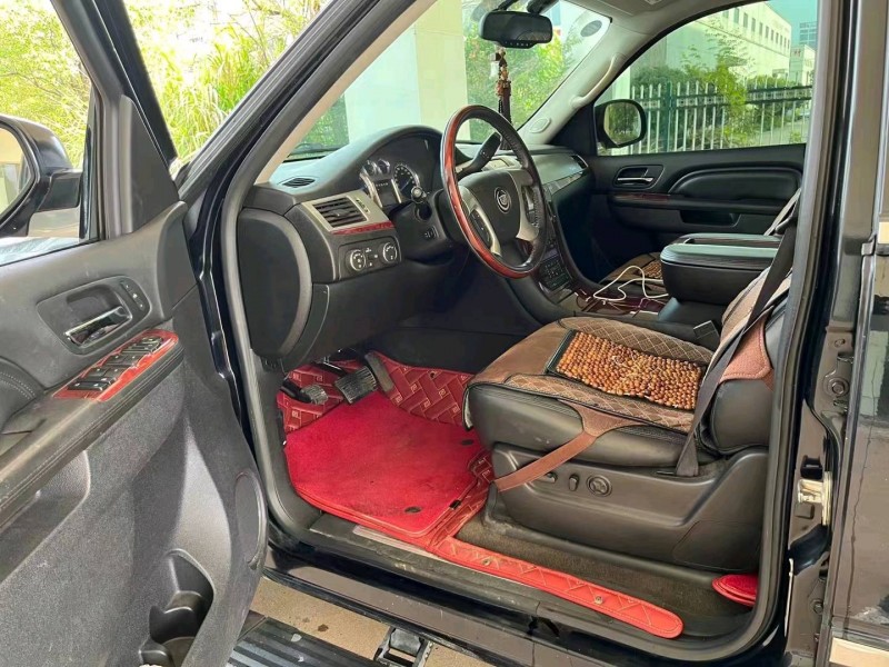 九江13年凱迪拉克凱雷德5