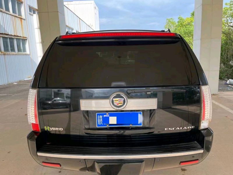 九江13年凱迪拉克凱雷德8