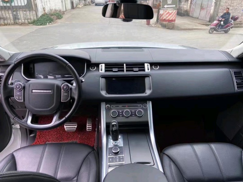 中山17年路虎揽胜运动4