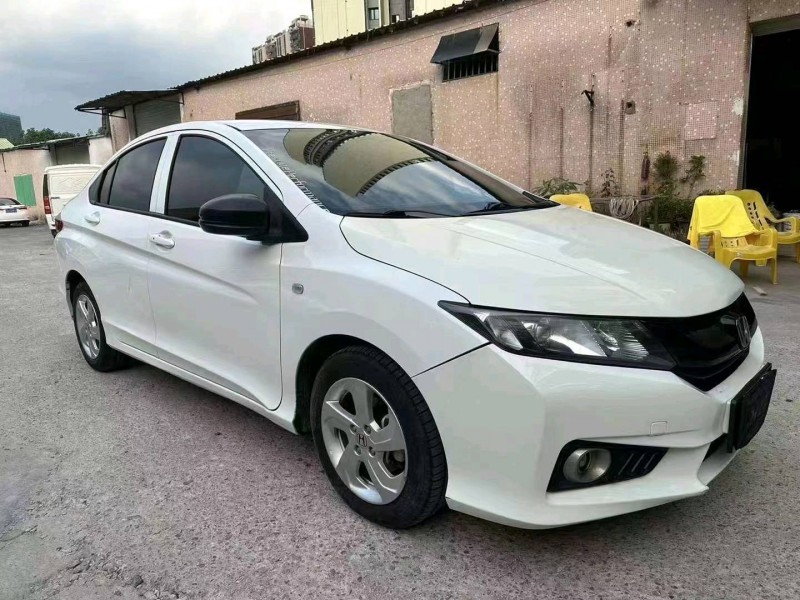 深圳17年本田锋范2