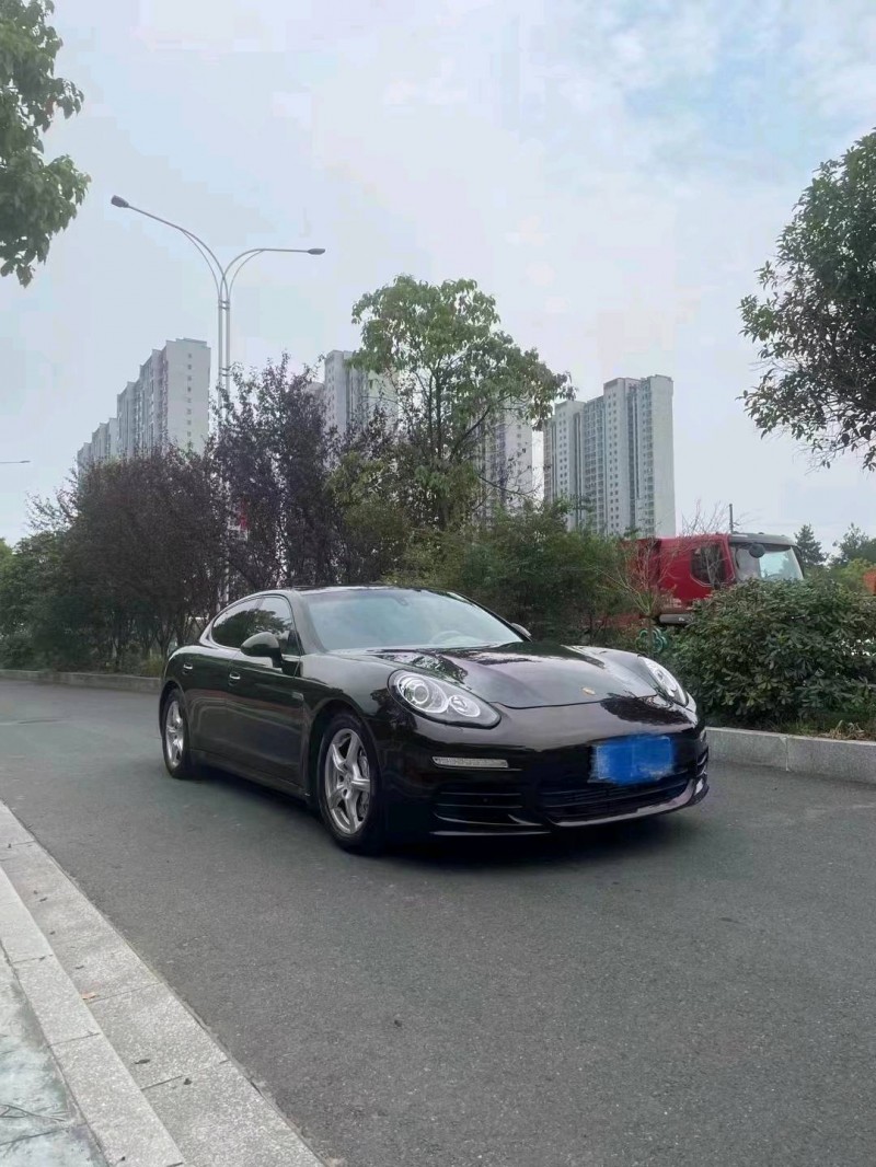 衡阳15年保时捷帕拉梅拉2