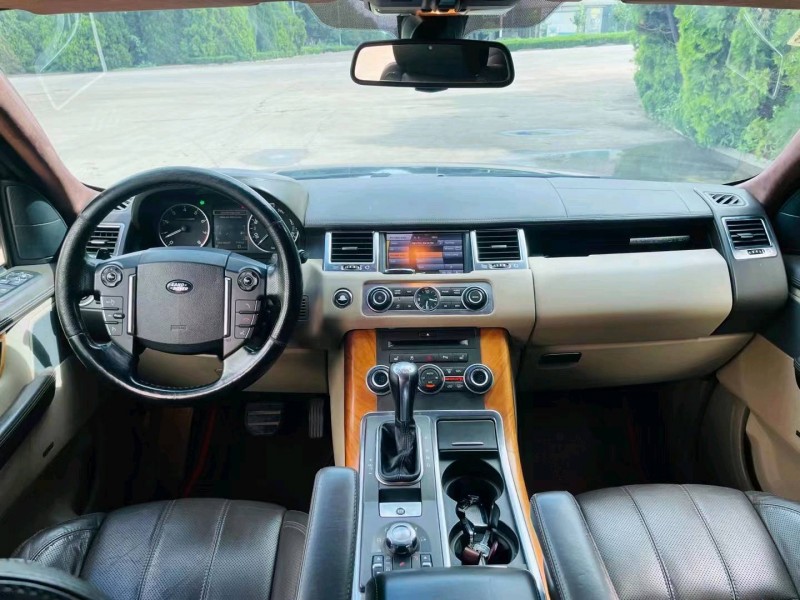 东营10年路虎揽胜运动6